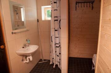 Фото номера Дом для отпуска с видом на озеро Дома для отпуска Karujärve Camping г. Paiküla 8